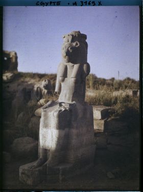 Image représentant Statue en granit représentant Sekhmet