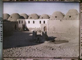 Image représentant Puits devant l'Eglise copte Béni Mansour