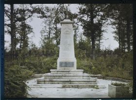Image représentant France, Bois de la Gruerie, Cimetière allemand dans le bois de la Gruerie