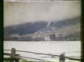 Image représentant France Les Alpes, Moussoux, Chamonix - Nuage de montagne, vue vers le Brévent et le Village des Moussoux