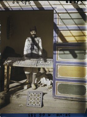 Image représentant L'Exposition Coloniale Internationale de 1931, marchands de cuivres marocains