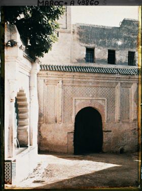 Image représentant Fontaine et porte du quartier Aqbat Sbâa