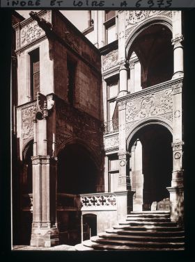 Image représentant Le perron de l'Hôtel Gouin, au 24 rue du Commerce