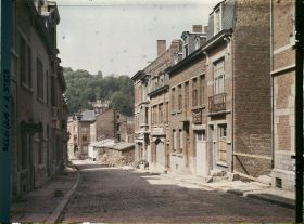 Image représentant Belgique, Dinant, Rue St Jacques, maisons rebâties