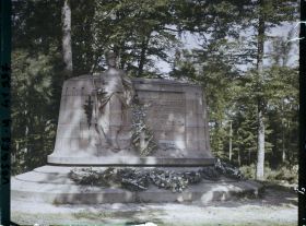 Image représentant France, Col de la Chipotte, Monumt aux chasseurs de la 86e bde Août-Sept 1914