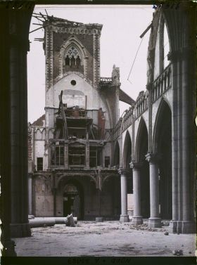 Image représentant France, Armentières, La nef Vue vers le Chœur St Waast