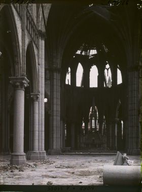 Image représentant France, Armentières, La nef Vue vers le Chœur St Waast