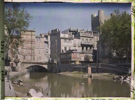 Image représentant Vue prise sur le canal, le pont bâti et la tour des Maures