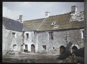 Image représentant Vieilles maisons rue de la Tour-d'Auvergne, actuelle rue Louis-Pasteur