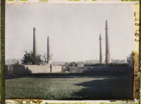 Image représentant Les quatre minarets de la Madrasa Ni'Matiye