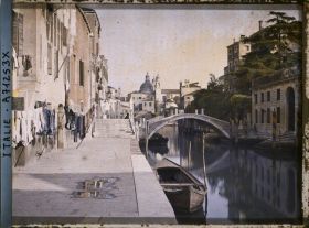 Image représentant Un canal