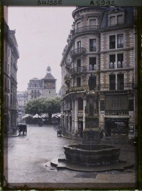 Image représentant Le Photo-Hall de la rue de la Confédération et la tour de l'Île