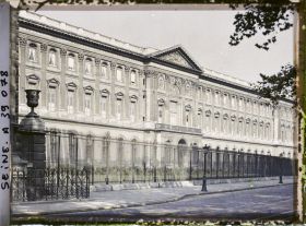 Image représentant Le Louvre, façade de la cour carrée donnant sur le quai du Louvre (actuel quai François-Mitterand)