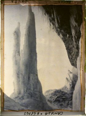 Image représentant Canada, Niagara, Stalagmites sous la Chute