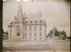 Image représentant France, Baccarat, Nouvel Hôtel de Ville et Monumt aux Morts