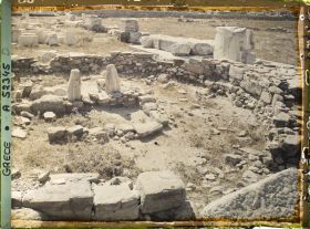 Image représentant Ossuaire Mycénien - Tombeaux des Vierges hyperboréennes, Compagnes d'Artémis