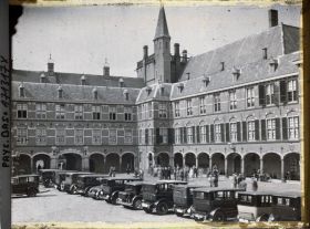Image représentant La cour du Binnenhof et les bâtiments dans lesquels se tient la conférence