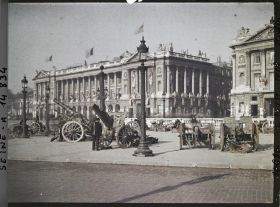 Image représentant Canons pris aux Allemands exposés place de la Concorde