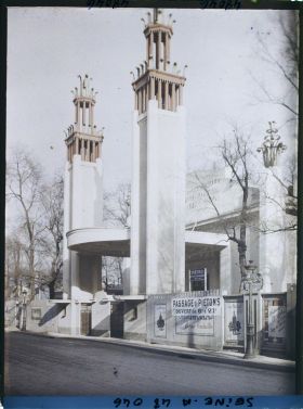 Image représentant L'Exposition des arts décoratifs, la porte Université-Fabert