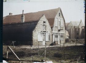 Image représentant Belgique, Ypres, Types de maisons provisoires