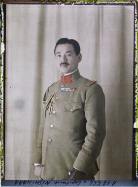 Image représentant Le capitaine  https://musee-albert-kahn.s-museum.fr/home/NWQ2OTAwYzNmYjZlZTk1ZWQwODJmMjY4L2dlbmVyaWMtbm90aWNlLXRhYi9hdXRob3JpdHkvNjE3YTc5ZjVjZjhiODk2OGIzMzM3ZDIx/5d6900c3fb6ee95ed082f268/generic-notice-tab/authority/617a79ebcf8b8968b33374c4 K. Nishihara