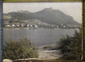 Image représentant Allemagne, Mehlem, Une vue s/ le Drachenbourg vu de Mehlem