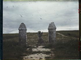 Image représentant France, Ablain St Nazaire, Emplacement de l'ancien cimetière Français de la Sucrerie de Souchez