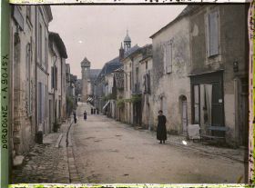 Image représentant Périgord, Beaumont, Bastide du 13e rue principale avec l'église au fond
