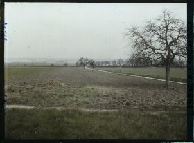 Image représentant France, Les Clayes, Les Champs vus des Clayes vers la Gare, vers le N-E