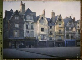 Image représentant Maisons et boutiques de la place Plumereau