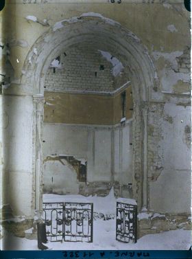 Image représentant Porte du couvent de la Réparation sous la neige