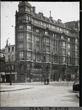 Image représentant Immeuble protégé contre les bombardements place St-André des-Arts et rue Danton