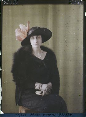 Image représentant https://musee-albert-kahn.s-museum.fr/home/NWQ2OTAwYzNmYjZlZTk1ZWQwODJmMjY4L2dlbmVyaWMtbm90aWNlLXRhYi9hdXRob3JpdHkvNjE3YTc5ZjVjZjhiODk2OGIzMzM3ZDIx/5d6900c3fb6ee95ed082f268/generic-notice-tab/authority/617a79ebcf8b8968b33379c8 Madame Verdé Delisle