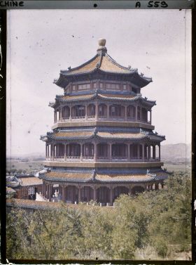 Image représentant Foxiangge (" pavillon à Étage du Parfum du Bouddha "), palais d'Été, Yiheyuan ("  jardin de la Concorde Entretenue  ")
