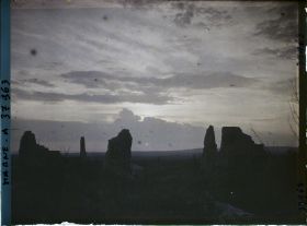 Image représentant France, Nauroy, Coucher de Soleil sur les ruines