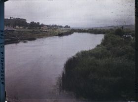 Image représentant La Meuse en aval du pont