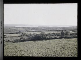 Image représentant La rade de Brest vue de la route de Loperhet
