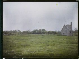 Image représentant Emplacement des murs d'enceinte du château fort de Maisy