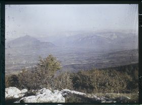Image représentant France, Le Salève, Panorama s/ la Vallée à gauche, le môle et début de la Vallée du Sixte