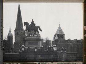 Image représentant Prusse , Essen, Cathédrale et Statue de Guillaume le Grand