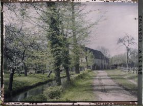 Image représentant Chemin de la ferme de  " Canon "