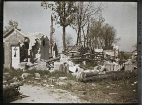 Image représentant France, St Quentin, Un Coin du Cimetière St Jean
