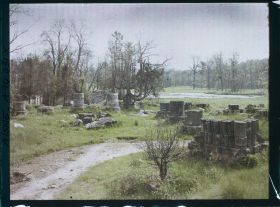 Image représentant Les bases des pilastres de l'ancienne abbaye