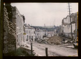 Image représentant France, Thiaucourt, Ruines et reconstructions rue de Jaulmy