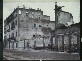 Image représentant Turquie, Smyrne, Les Quais de Smyrne - Ruines de l'Hôtel Kraemer et Smyrner Palace Hôtel