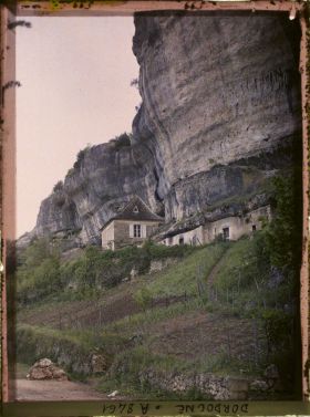 Image représentant Entre la gare et le village, les habitations troglodytes