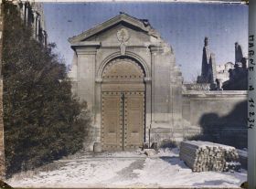 Image représentant L'entrée de l'ancien archevêché, aujourd'hui palais du Tau