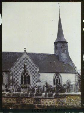 Image représentant Chapelle de l'église Saint-Maclou où furent conduits la princesse et le prince Kitashirakawa, le prince Asaka et Mlle Sauvy suite à un accident de voiture