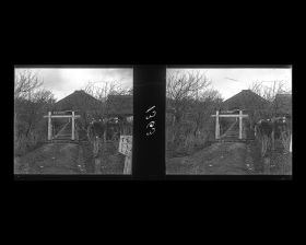 Image représentant Un petit temple dans le village(?)