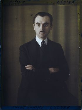 Image représentant Monsieur  https://musee-albert-kahn.s-museum.fr/home/NWQ2OTAwYzNmYjZlZTk1ZWQwODJmMjY4L2dlbmVyaWMtbm90aWNlLXRhYi9hdXRob3JpdHkvNjE3YTc5ZjVjZjhiODk2OGIzMzM3ZDIx/5d6900c3fb6ee95ed082f268/generic-notice-tab/authority/617a79ebcf8b8968b3336bb6 Etienne Denis